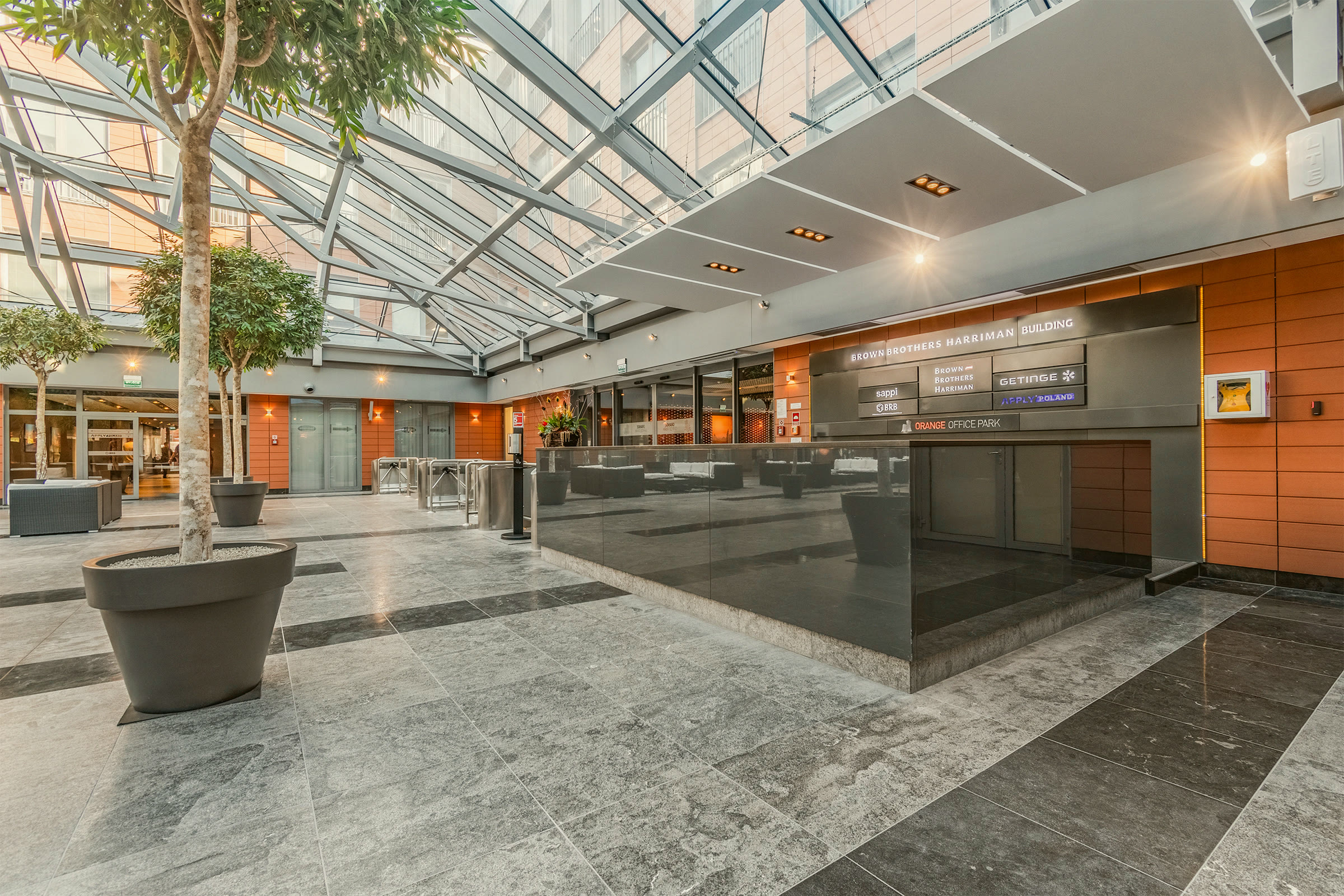24-hour reception