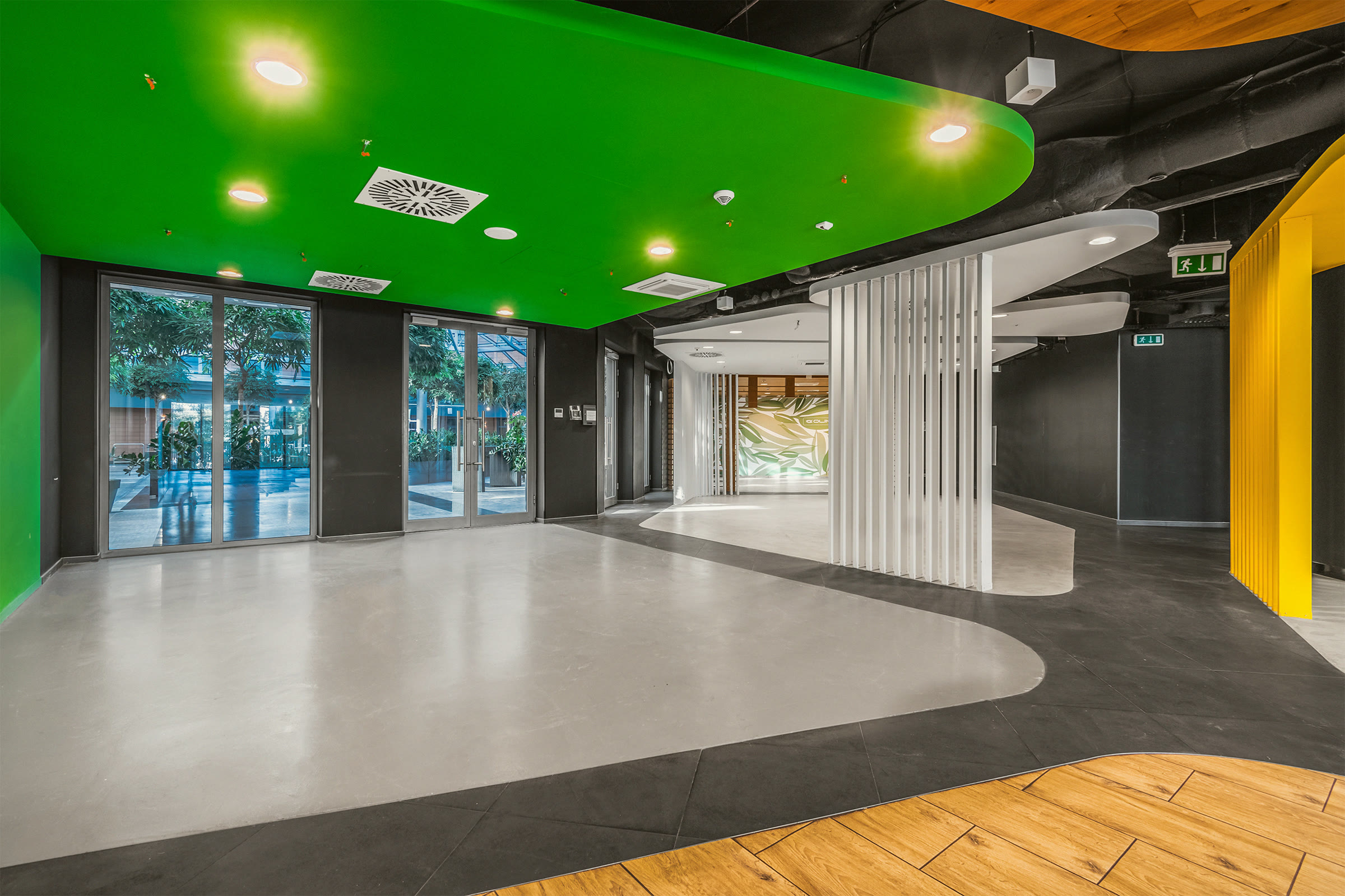 Atrium lounge